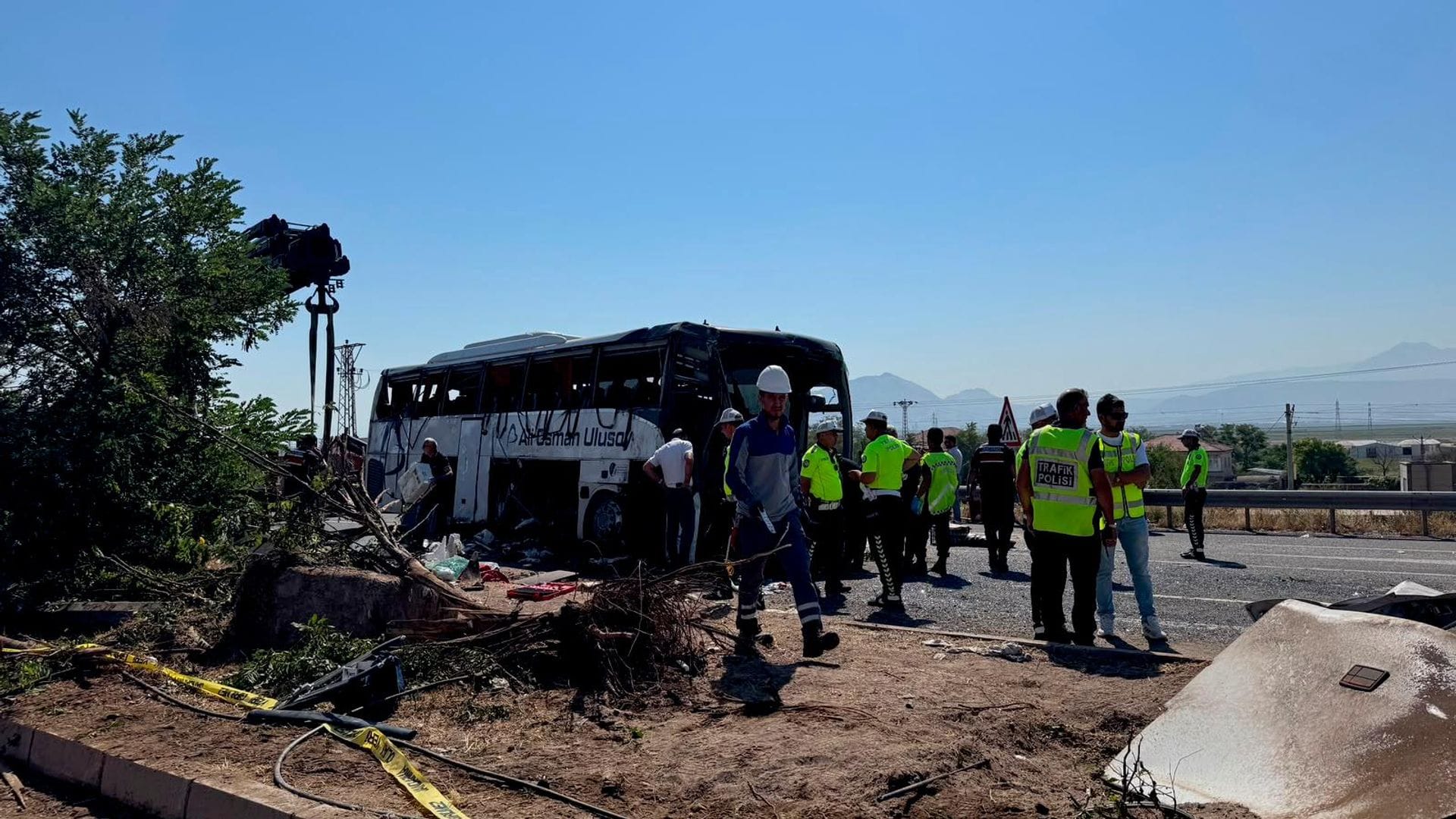 Kayseri’de Yolcu Otobüsü Kazası: 1 Ölü, 22 Yaralı