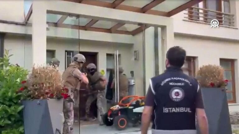 Usulsüz Vatandaşlık Operasyonu: 687 Kişinin Vatandaşlığı İptal Edilecek