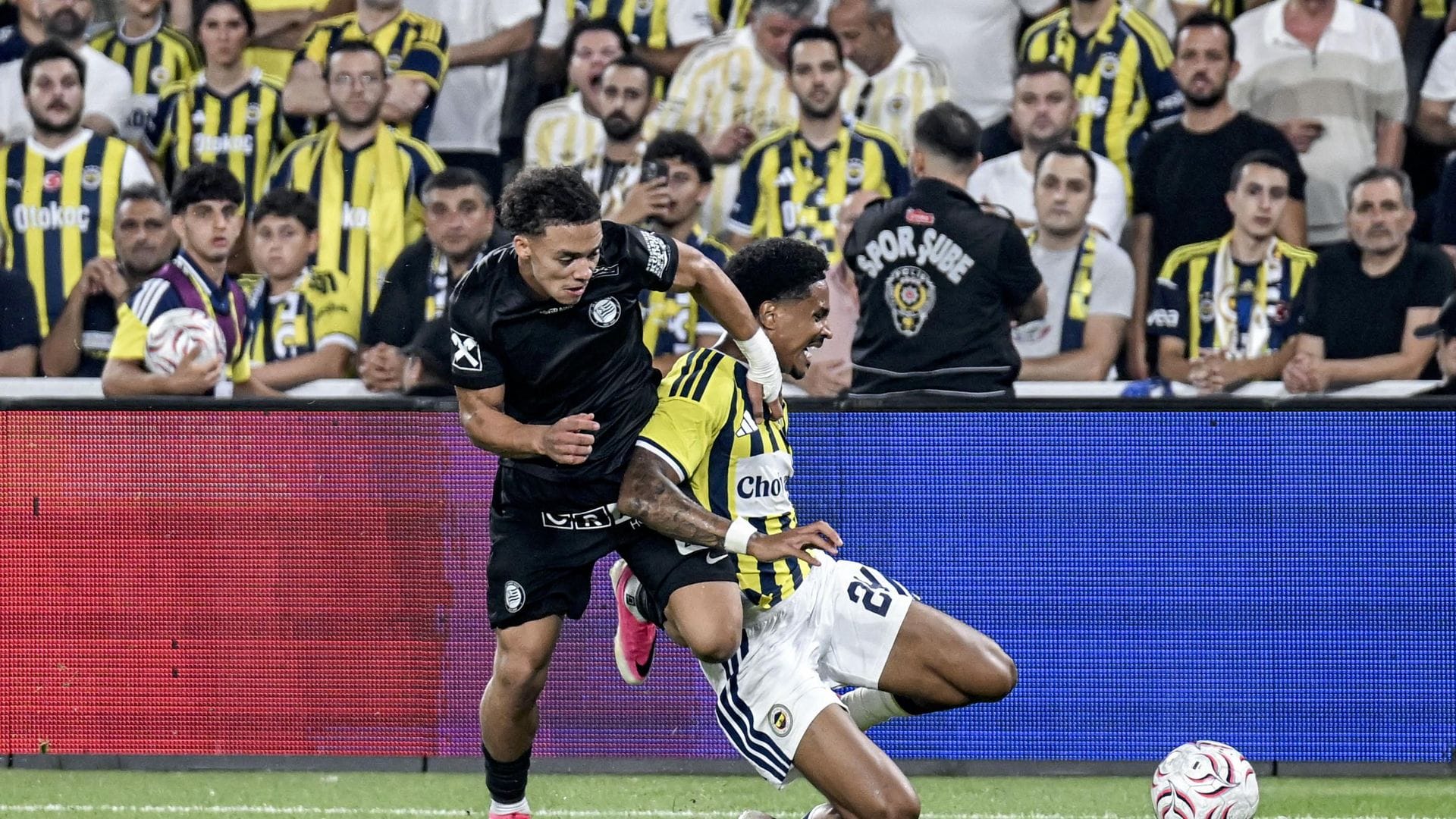Jayden Oosterwolde’nin Sakatlık Süresi Belli Oldu Jayden Oosterwolde’nin Sakatlık Süresi Belli Oldu