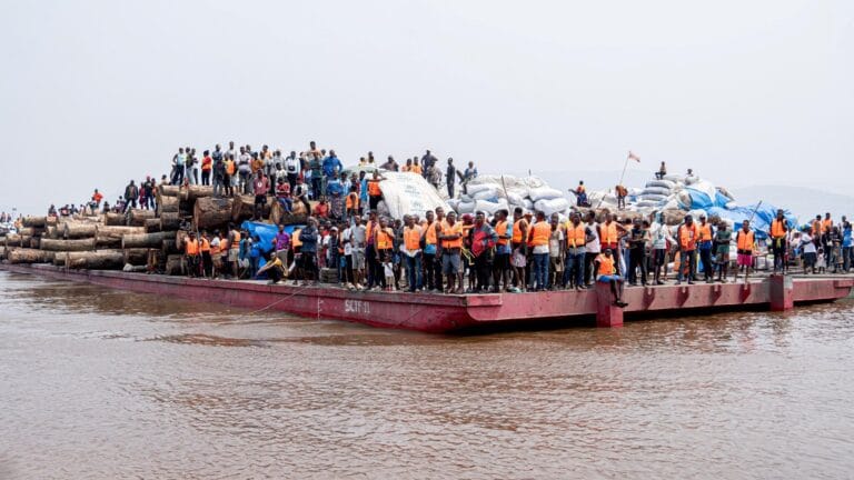 Kongo’da Yolcu Teknesi Ebola Şüphesiyle Karantinaya Alındı