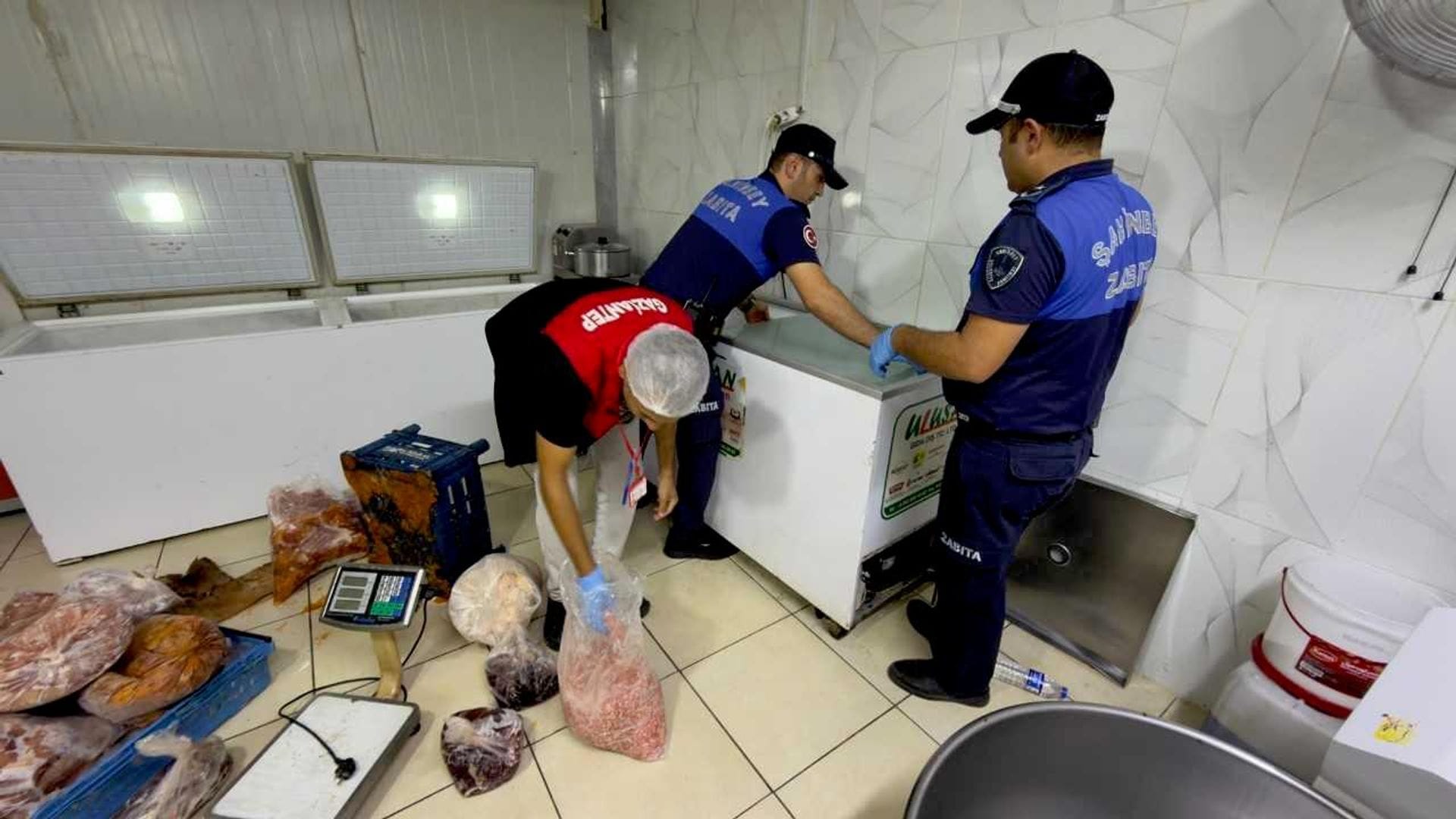Gaziantep’te Sağlıksız Gıda Operasyonu: 703 Kilogram Ürün İmha Edildi