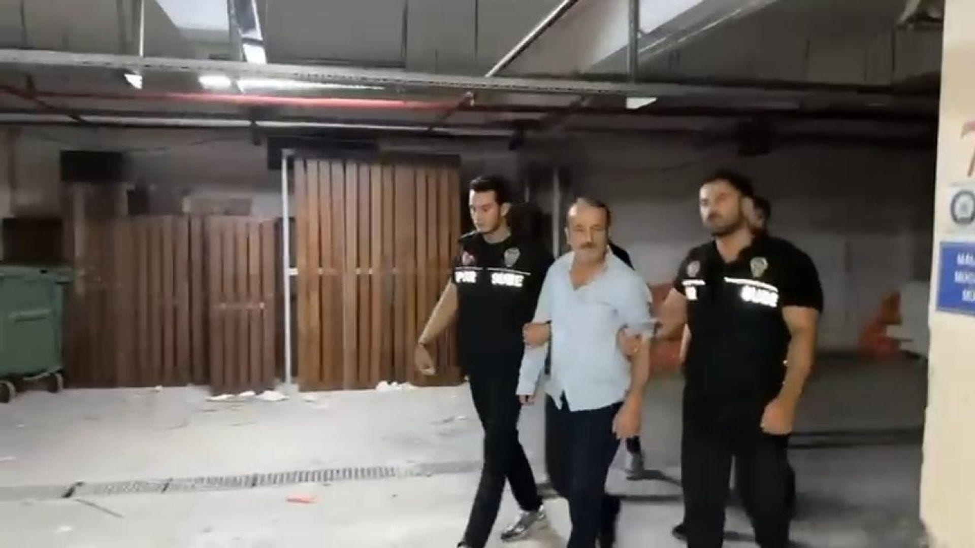 UltrAslan Lideri Şirin’in İfadesi: Milyonlarca Liralık Para Trafiklerine ‘Bilmiyorum’ Savunması UltrAslan Lideri Şirin’in İfadesi: Milyonlarca Liralık Para Trafiklerine ‘Bilmiyorum’ Savunması
