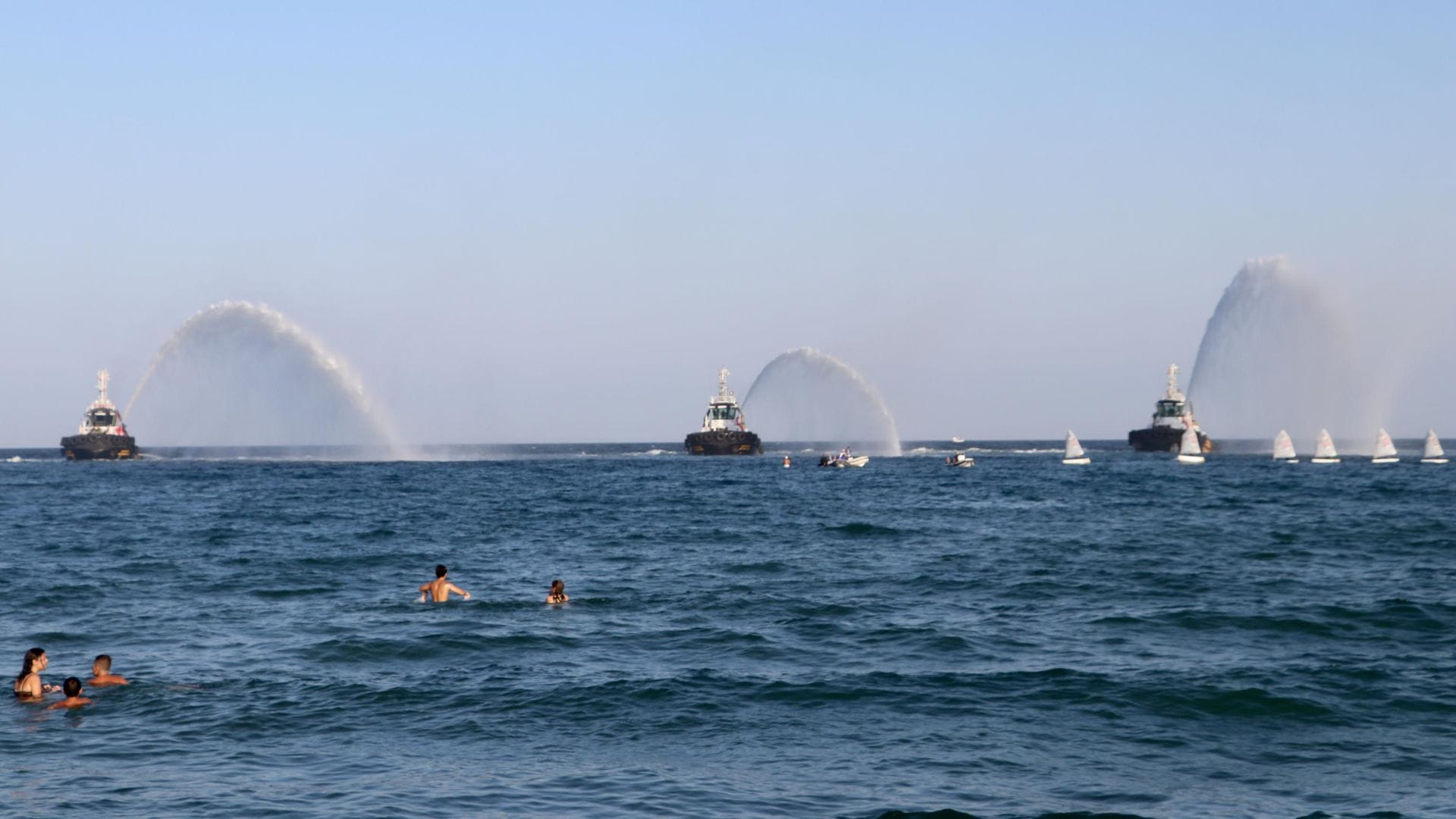 Tekirdağ’da Coşkulu KUMFEST: Yelken, Römorkör ve Paramotor Gösterileri Tekirdağ’da Coşkulu KUMFEST: Yelken, Römorkör ve Paramotor Gösterileri