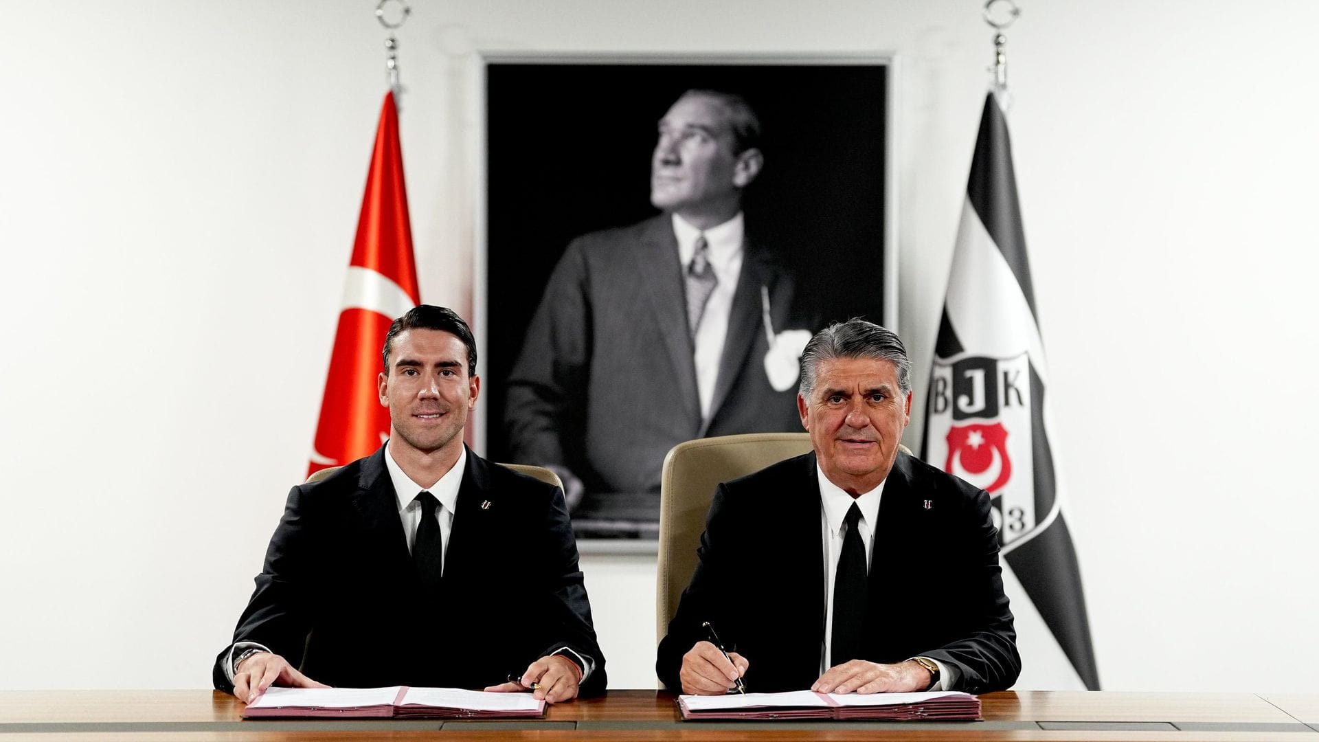 Beşiktaş’tan yeni transfer haberleri: Vlahovic’in sözleşme ayrıntıları açıklandı Beşiktaş’tan yeni transfer haberleri: Vlahovic’in sözleşme ayrıntıları açıklandı