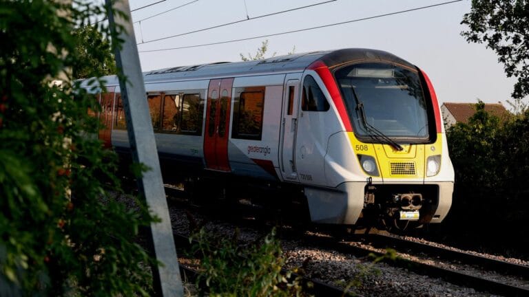 İngiltere’de İki Günde İki Tren Kazası: ‘Raylar Son Aylarda Daha Sarsıntılı Hale Geldi’