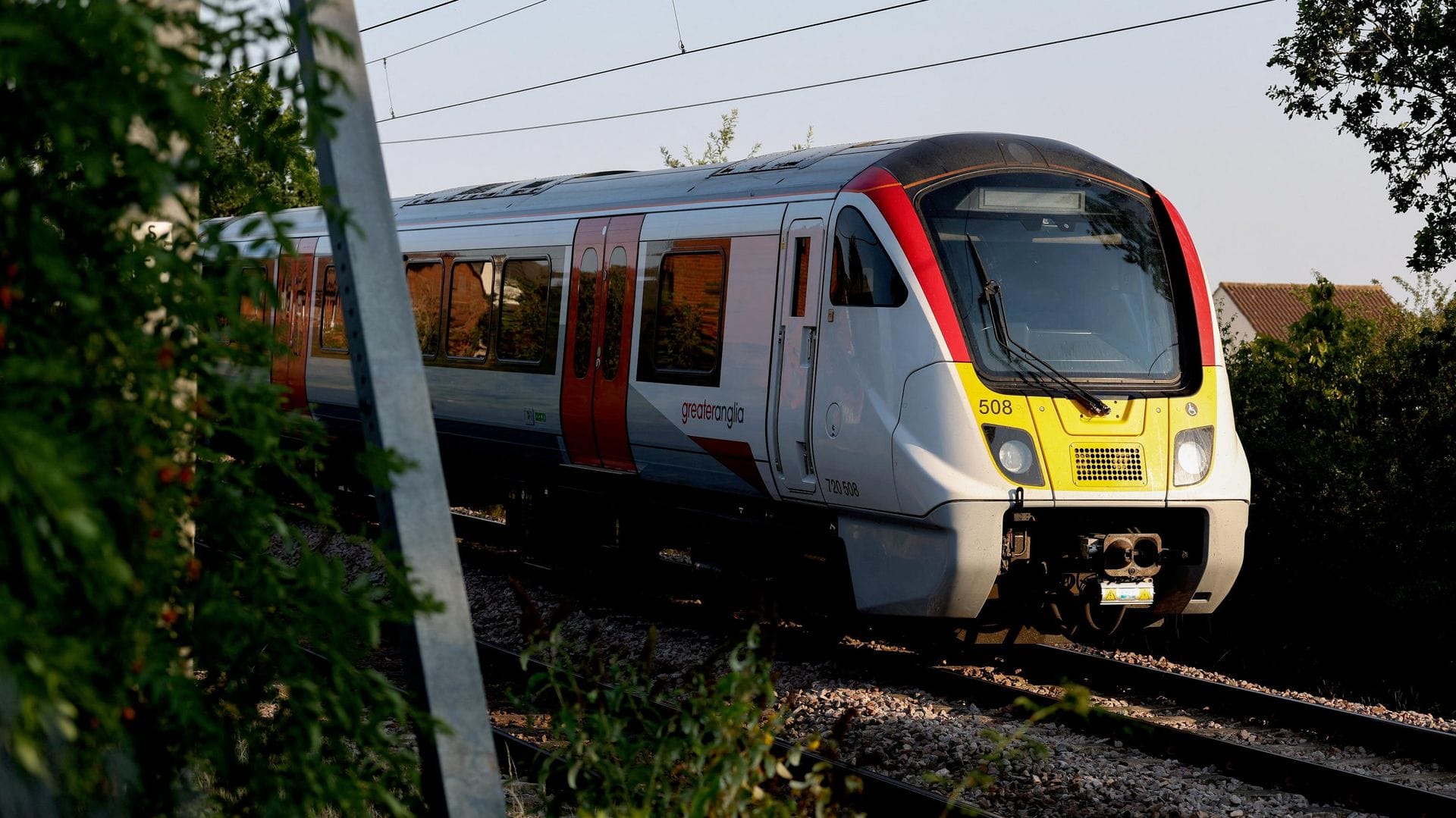 İngiltere’de İki Günde İki Tren Kazası: ‘Raylar Son Aylarda Daha Sarsıntılı Hale Geldi’ İngiltere’de İki Günde İki Tren Kazası: ‘Raylar Son Aylarda Daha Sarsıntılı Hale Geldi’