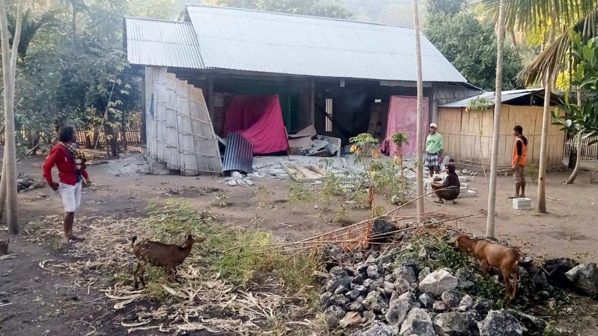 Endonezya’yı Sarsan 7.7 Büyüklüğündeki Deprem
